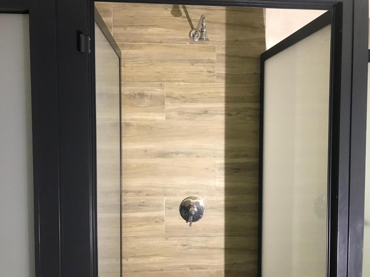 Wood Steel & Glass مارينها غراندي المظهر الخارجي الصورة